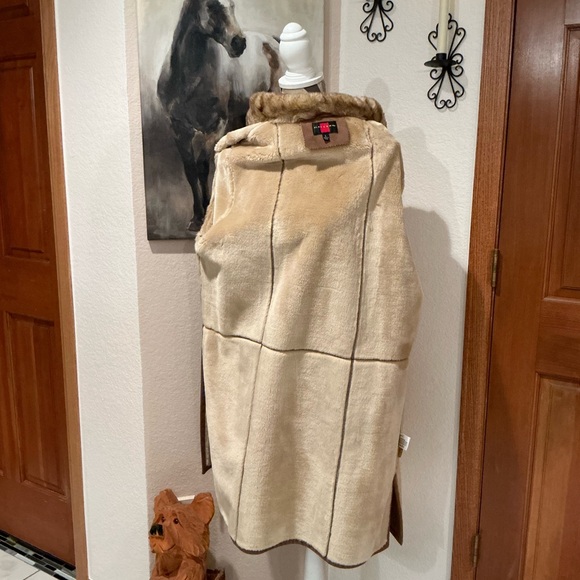 Brown suede faux fur trenchcoat - Picture 10 of 11